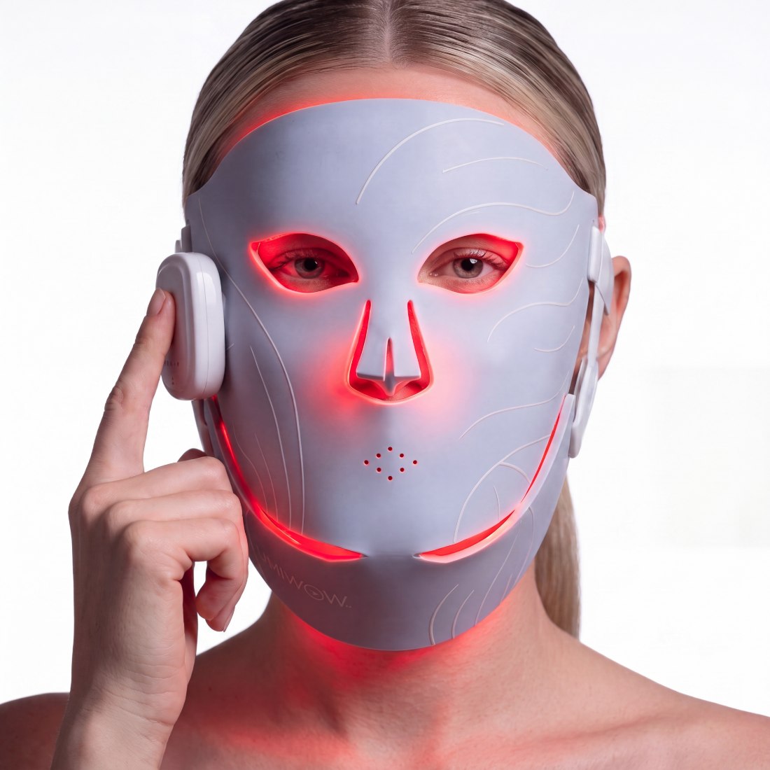 LUMIWOW mask in Firm light mode